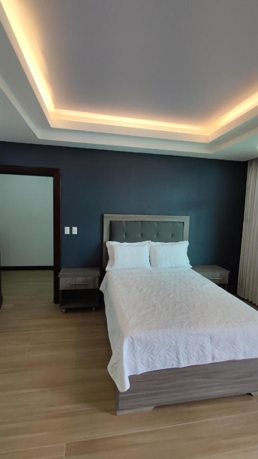 Cayuga 4*